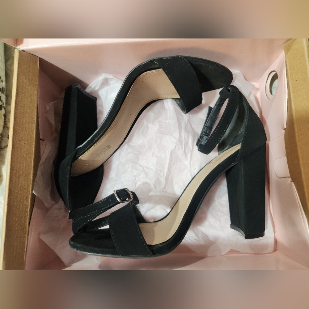 Charlotte Russe block heels size 7
